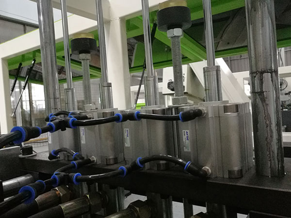 Automatic Plastic PET Bottle Blow Molding Machine Bottle Blower