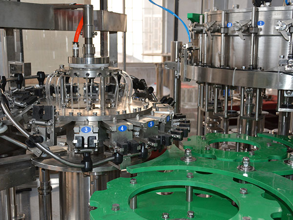Glass Bottle Carbonated Soft Drink Carbonated Wine Filling Machine