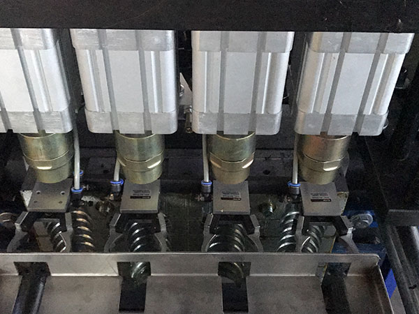 Semi-Automatic Plastic PET Bottle Blow Molding Machine Bottle Blower